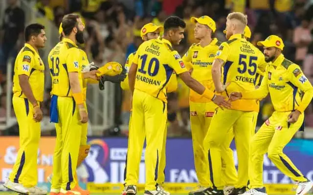 "Maybe they should have a penalty within the team," says Sunil Gavaskar as a way to help CSK with their extras.