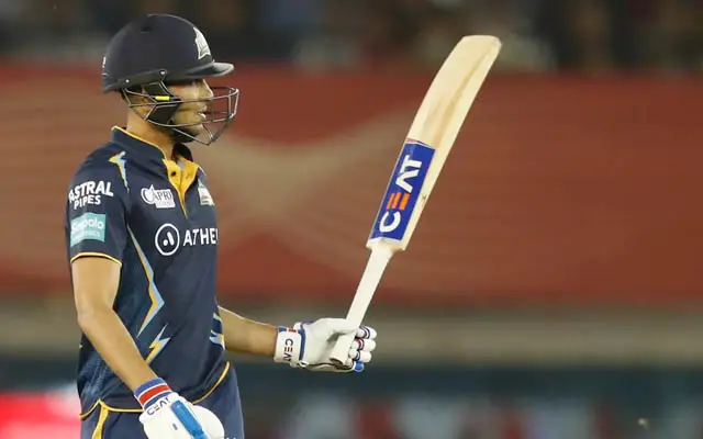 Shubman Gill is warned by Virender Sehwag, "You will get a tight slap," for slowing down during GT's pursuit of PBKS.