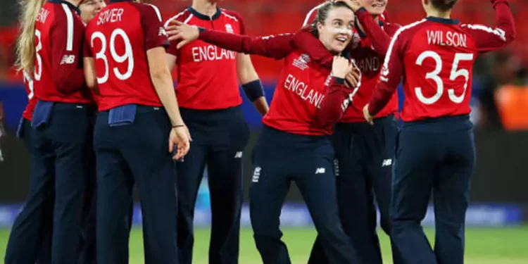 Identical match fees for the men's and women's teams of England