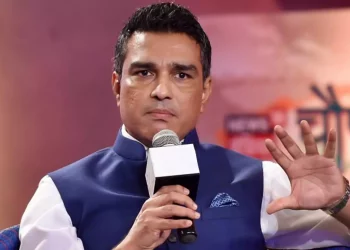 India's starting lineup versus Pakistan in the Asia Cup is announced by Sanjay Manjrekar.