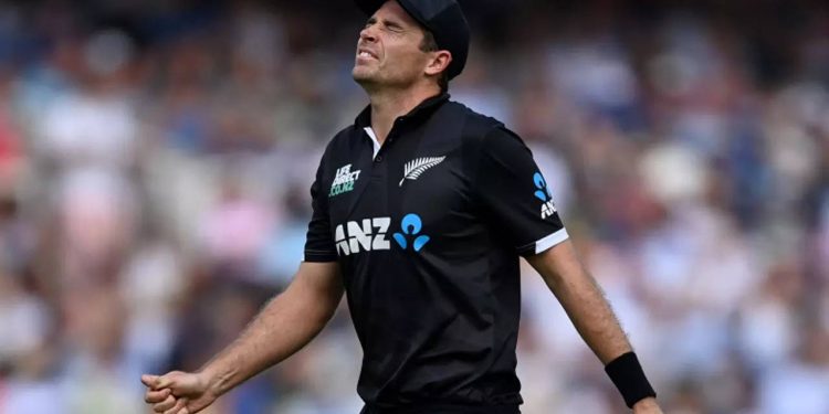 Tim Southee will undergo surgery for a dislocated thumb.