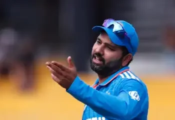 Are you sure that pagal hasn't yet happened? - Before the Asia Cup final, Rohit Sharma and Shubman Gill had a lighthearted moment.