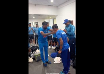 Virat Kohli, Rahul Dravid, and Hardik Pandya honor Nepali players ahead of the 2023 Asia Cup