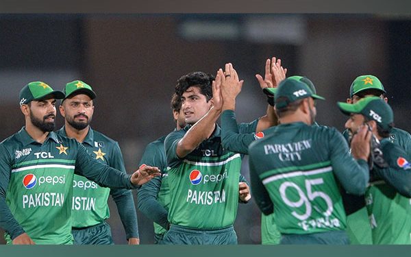 Pakistan makes five changes to the team that played India in announcing their starting XI for the simulated semifinal match against Sri Lanka.