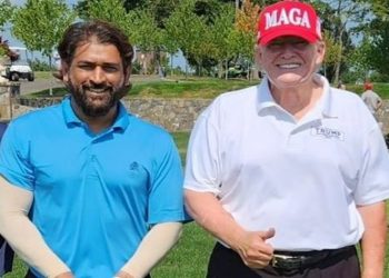 MS Dhoni and Donald Trump play golf, and pictures of it go viral