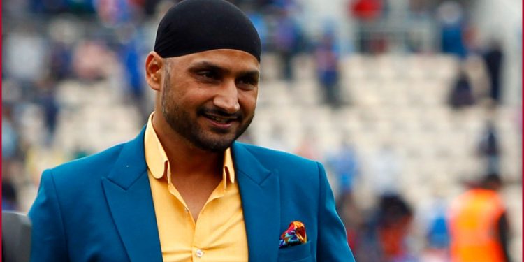 KL Rahul is doing admirably and accumulating runs in an exquisite manner:  Harbhajan Singh