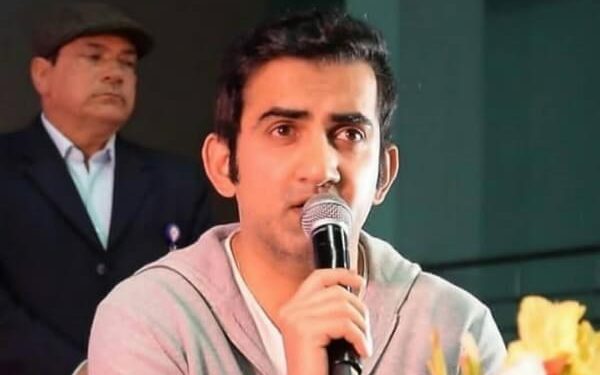 Gautam Gambhir disagrees with Virat Kohli being awarded Player of the Match against Pakistan in the Asia Cup Super Four match, saying, "Can't look beyond Kuldeep."
