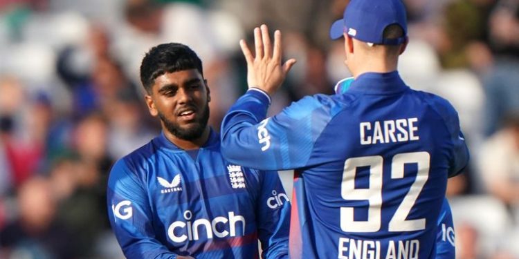 England leads 1-0 thanks to Jacks, Hain, and Rehan.