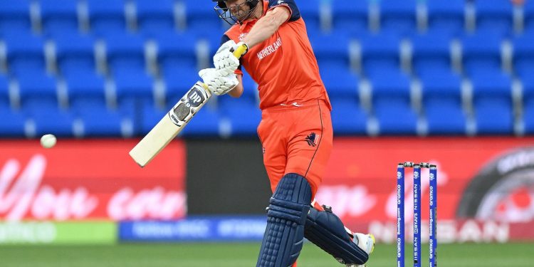 Why aren't Roelof van der Merwe and Nasum Ahmed participating in the Netherlands vs. Bangladesh ICC World Cup 2023 match?
