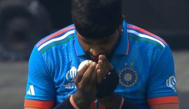 After ejecting Imam-ul-Haq, Hardik Pandya kisses the ball and does a cheeky "bye bye" celebration.