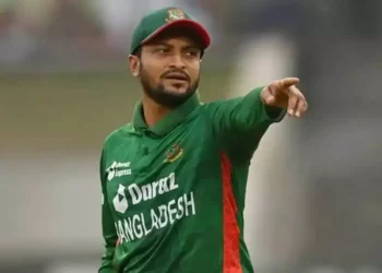 In the middle of the ODI World Cup, Shakib Al Hasan returns to Dhaka and trains under trainer Nazmul Abedeen Faheem.