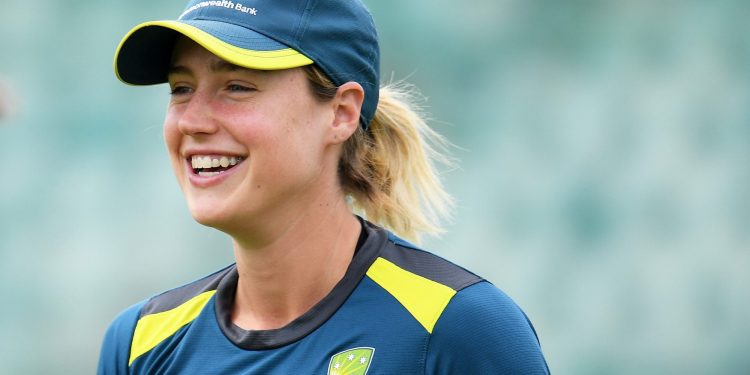 Ellyse Perry masterfully does the balancing act while keeping an eye on the Australian summer.