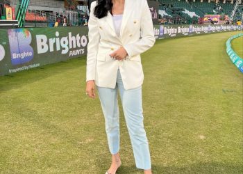 Zainab Abbas talks about leaving for India and apologizes for her social media statements.