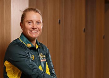 Alyssa Healy describes the horrific 'dog bite' incident that occurred after her surgery: "My right index finger took a bit of a battering."