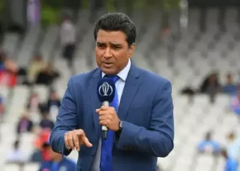 Sanjay Manjrekar said of the hosts' World Cup final encounter, "India would have played differently if it was a league match."