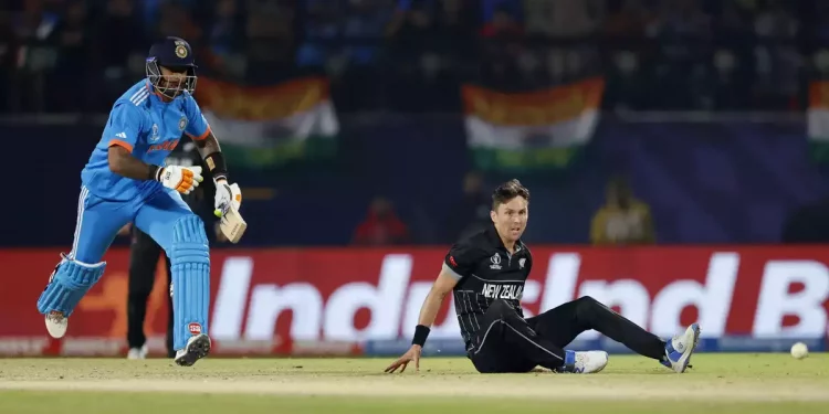 Police in Mumbai arrest a ticket scammer who was selling an IND vs. NZ ticket for Rs. 25,000.