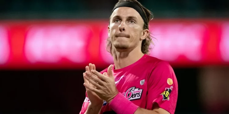 The Sydney Sixers have made the decision to support their player. The umpire orally told Tom Curran not to rush onto the pitch.