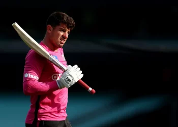 Many admirers spoke out against Tom Curran behavior. Moises Henriques, the captain of the Sydney Sixers, stepped forward to support Curran