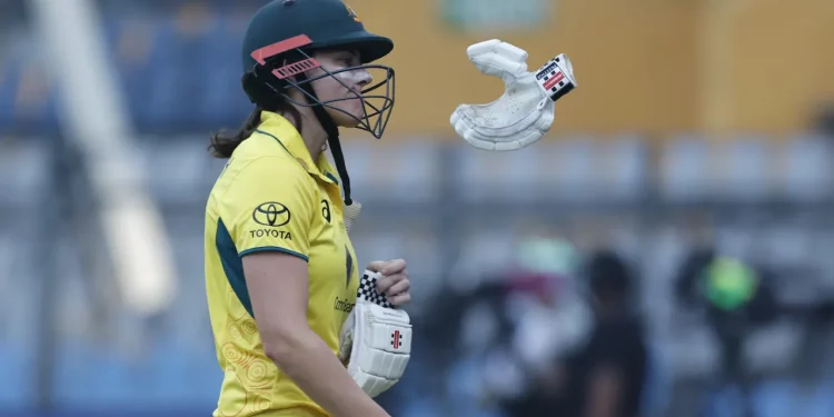 Richa Ghosh's dismissal is seen by Alyssa Healy as a turning point in the second ODI.