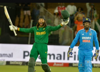 After Nandre Burger was sold to the Rajasthan Royals in the IPL auction, Tony de Zorzi says, "He needs to use that money on the team."