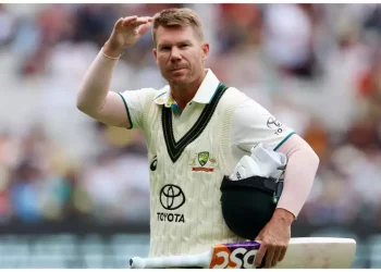 David Warner breaks down in tears during his moving farewell speech