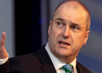 To discuss changes to cricket administration, ICC CEO Geoff Allardice meets with the president of Sri Lanka.