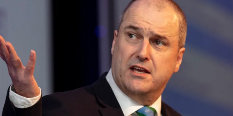 To discuss changes to cricket administration, ICC CEO Geoff Allardice meets with the president of Sri Lanka.