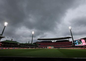 Twitter Reactions: Day 2 of the Pink Test in Sydney is ruined by poor lighting and rain.