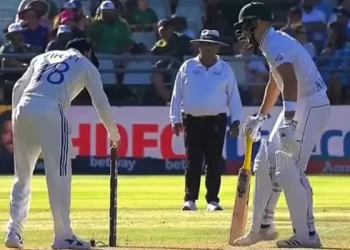Opening Day in Cape Town: Aiden Markram gets irritated when Virat Kohli switches bails. SA vs. IND
