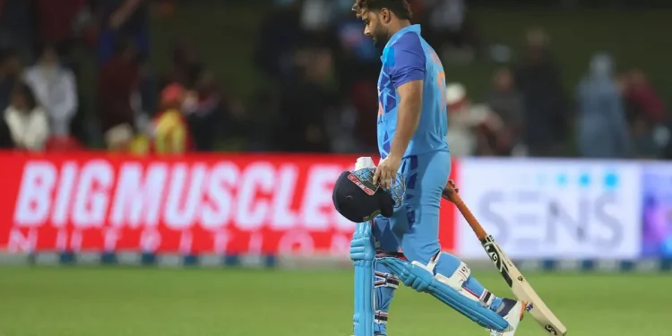 Deciphering India's wicketkeeper-batter problem, Sunil Gavaskar says, "If Pant is fit on even one leg, he should come in."