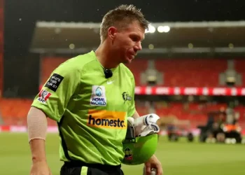 Sydney Smash will take place before David Warner helicopter lands on SCG outfield.