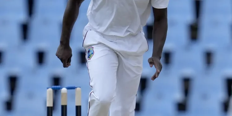 Kemar Roach discusses his role as a mentor for the West Indies team.