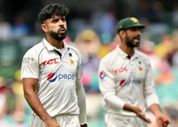 It was the captain's decision, in my opinion, for Aamer Jamal to bowl first. Mohammed Hafeez