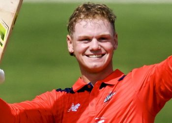 Melbourne Renegades signs Jake Fraser-McGurk to a four-year contract.