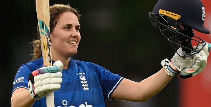 The ICC Women's Cricketer of the Year is Nat Sciver-Brunt, for the second year in a row.