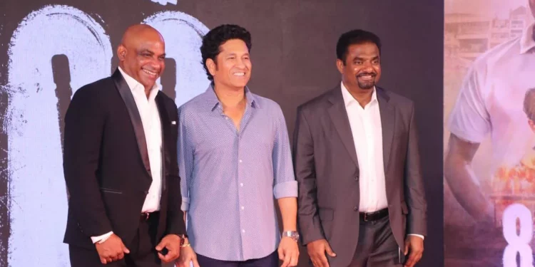 Fans are brought back to nostalgia by Sachin Tendulkar and Muthiah Muralidaran's spectacular clash during a charity match.