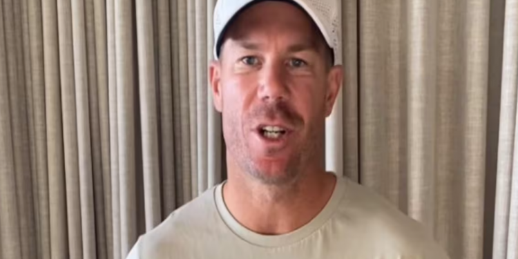 The PM of Australia pleads in vain as David Warner starts the last Test in Sydney without his baggy green shirt.