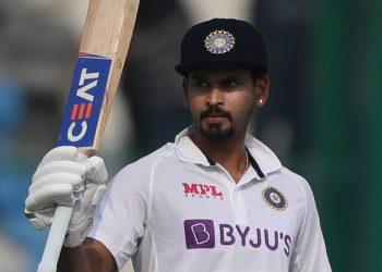 Sunil Gavaskar supports Shreyas Iyer for a long run in the Indian team, saying, "He is not the only player who failed."