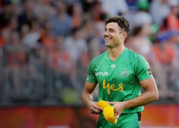 Marcus Stoinis re-signs with the Melbourne Stars for three more seasons