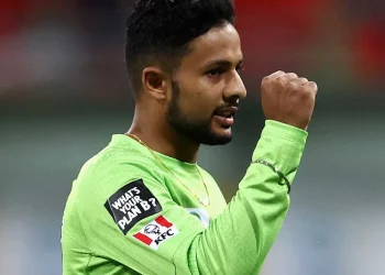 Harsha Bhogle bats for Tanveer Sangha's inclusion in the Tests following an incredible BBL performance.