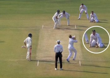 Jonny Bairstow fields on his knees during IND vs. ENG in Rajkot; the photo gets viral.