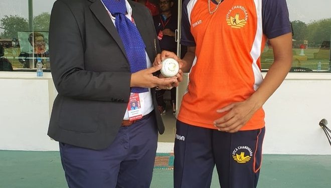 The Gujarat Giants were searching for a new-ball bowler, and Kashvee Gautam provided them with one: Abhinav Mukund