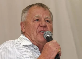 South African icon ICU patient Mike Procter following a severe illness