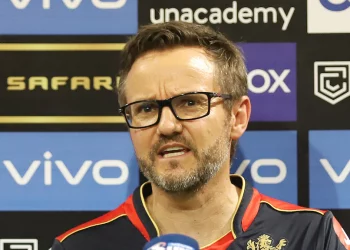 Mike Hesson criticizes RCB's plan for the IPL 2024 auction,