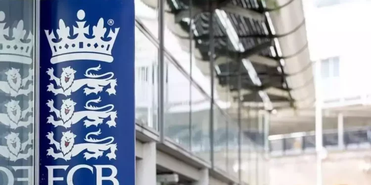 The ECB requests that counties "show their vision" and calls for structural reform in women's cricket.