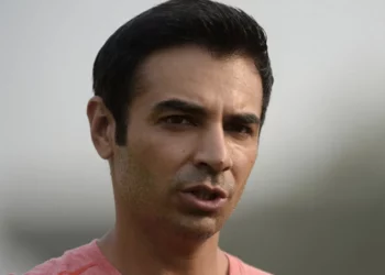 Salman Butt berates the Pakistan coaching staff, saying, "They want to please the players just so that they can retain their position."