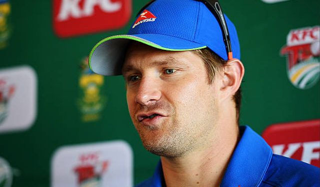 Shane Watson and Darren Sammy are in discussions with PCB to coach Pakistan.