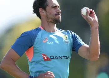 Mitchell Starc shares harsh advice that altered his approach, saying, "Harden the f*** up."