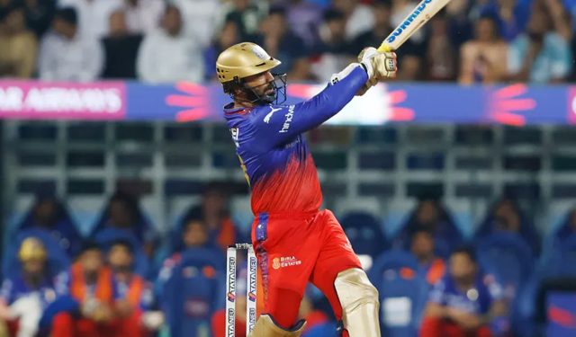 Dinesh Karthik completes 450 fours and 150 sixes in the IPL 2024