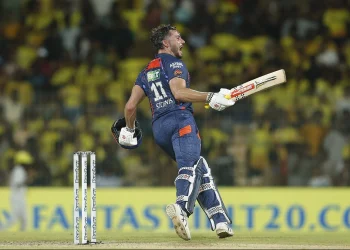 Marcus Stoinis, unconcerned by his lack of a Cricket Australia contract, said, "It is great to give younger kids a crack."